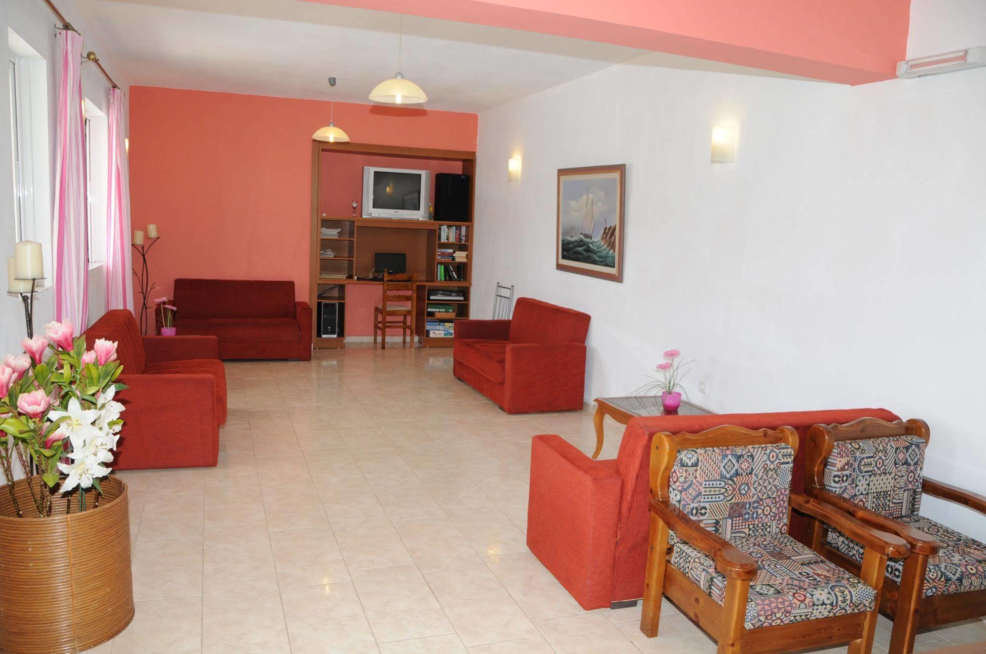 Manolis Apartments Malia Eksteriør billede