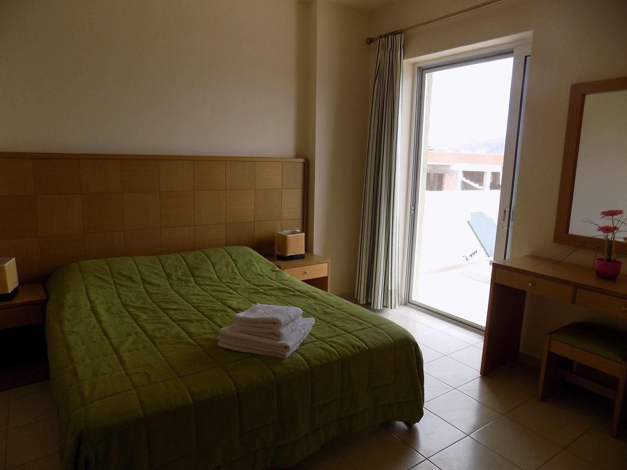 Manolis Apartments Malia Eksteriør billede