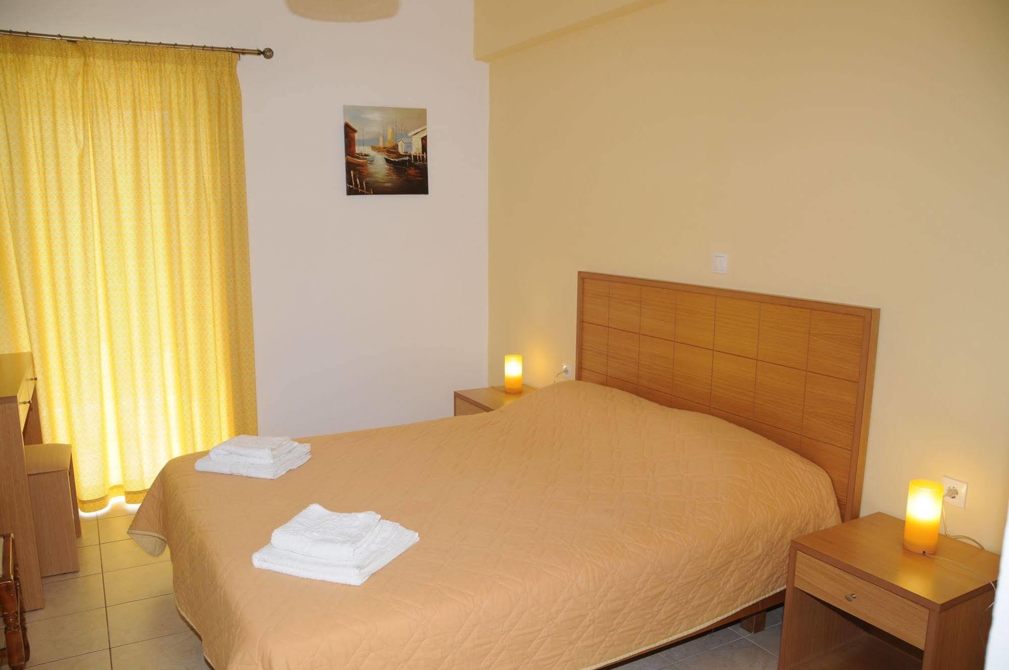 Manolis Apartments Malia Eksteriør billede